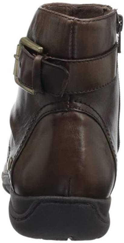 clarks kessa boot
