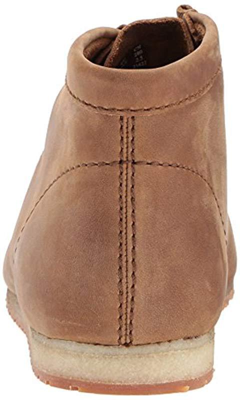 wallabee step boot