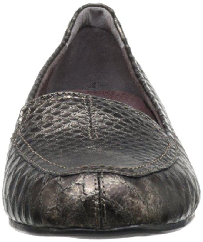 clarks women's timeless loafer