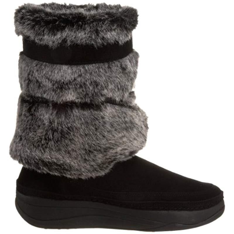 pointed black flat boots