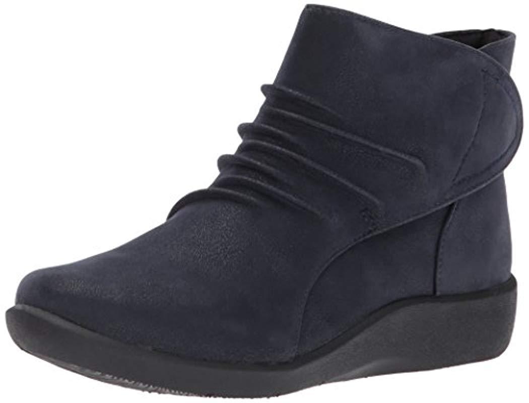Clarks Synthetic S Sillian Sway in Navy 
