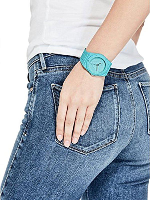 guess iconic silicone sport watch