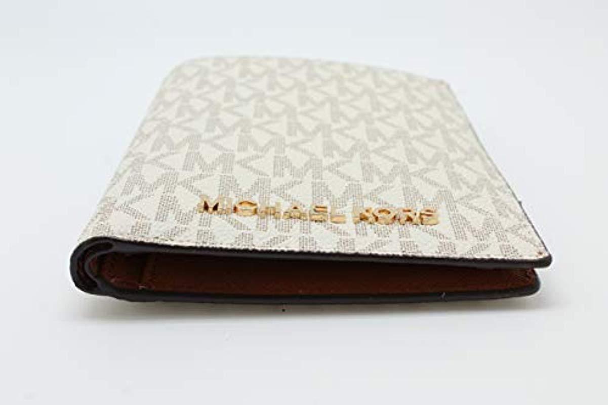 Michael Kors Jet Set Travel Passport Holder Wallet Case Vanilla Pvc 2019 Lyst UK