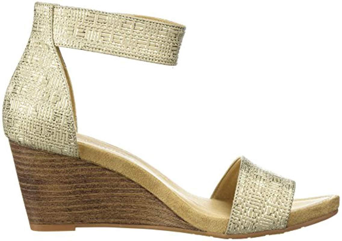 cl by laundry hot zone wedge sandal