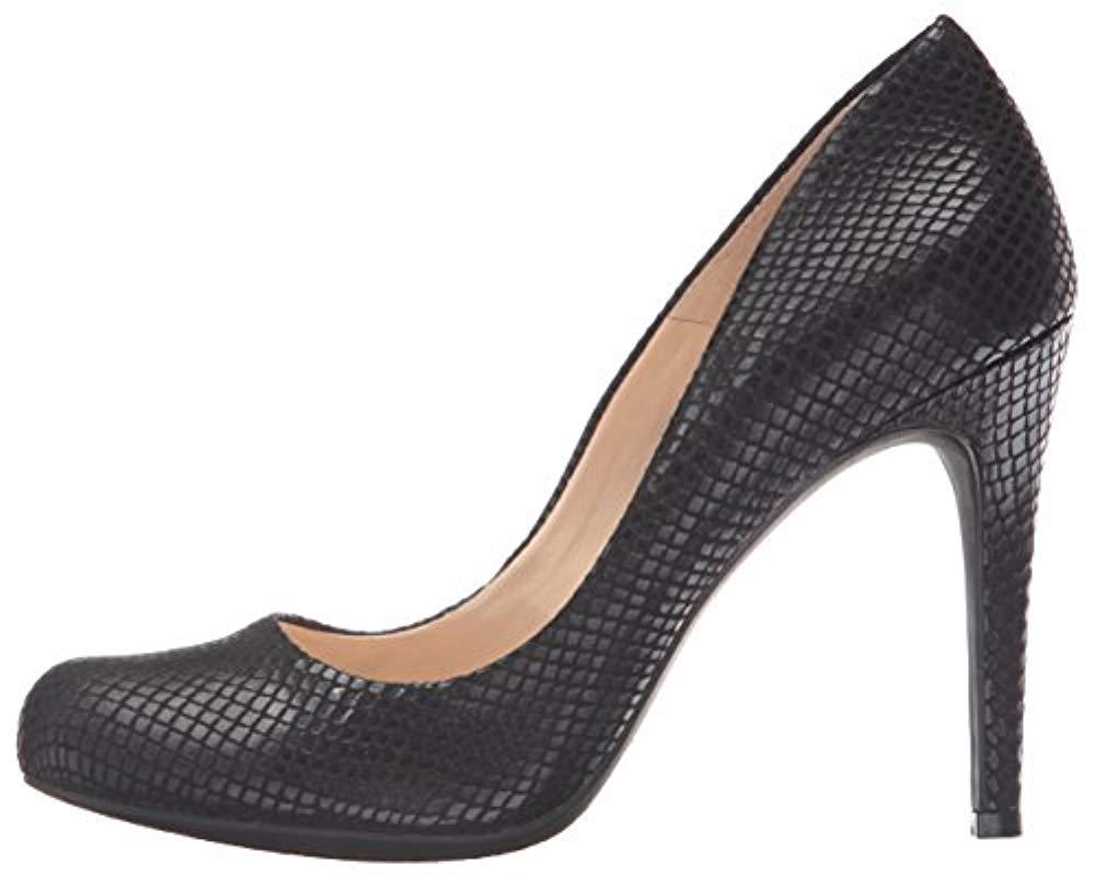 jessica simpson pescanta pump