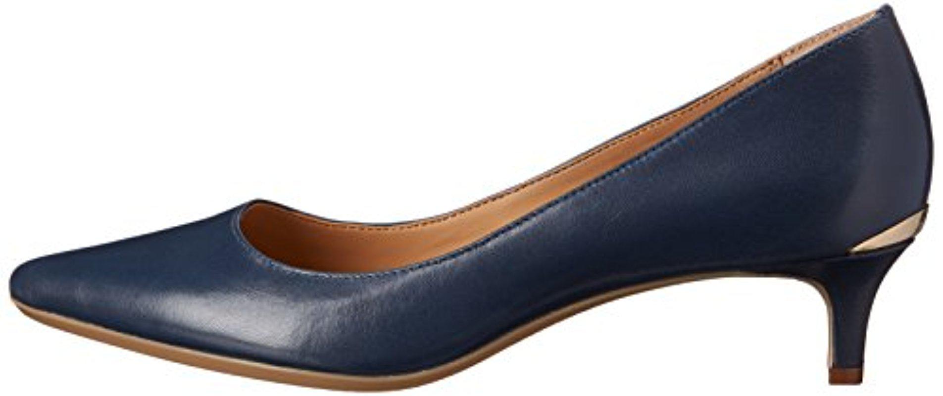 Calvin Klein Gabrianna Pump in Navy 