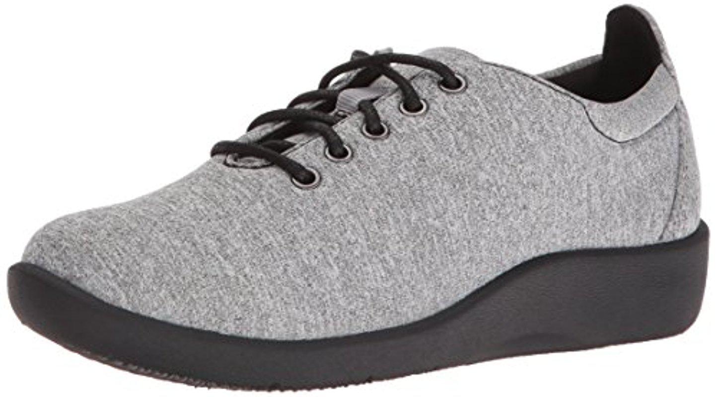 clarks cloudsteppers tennis shoes