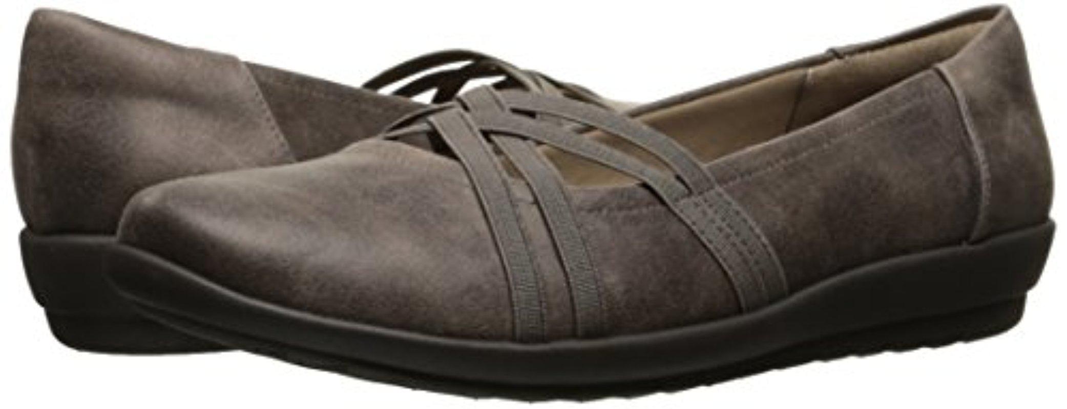 Easy Spirit Womens Esmirelly Flat