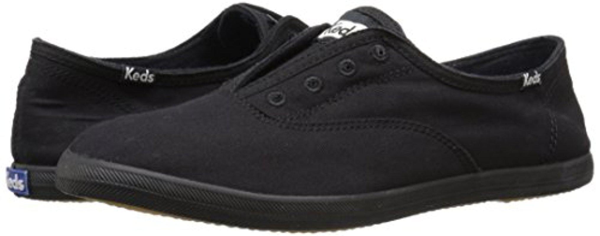 Keds Chillax Washed Laceless Slip-on Sneaker in Black | Lyst