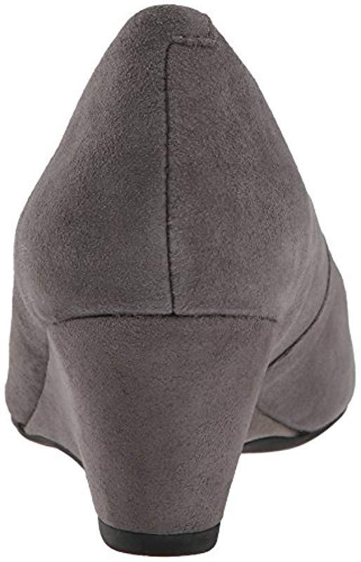 clarks flores tulip suede