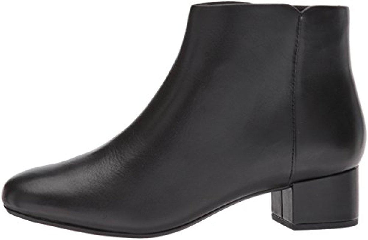 Clarks Chartli Lilac Leather Booties