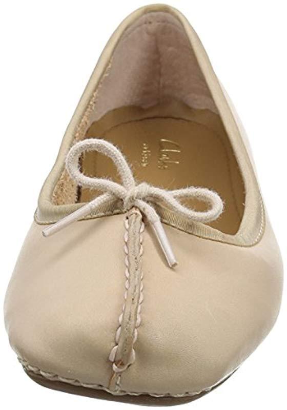 Clarks Leather Freckle Ice Ballet Flats in Beige (Nude) (Natural) | Lyst UK
