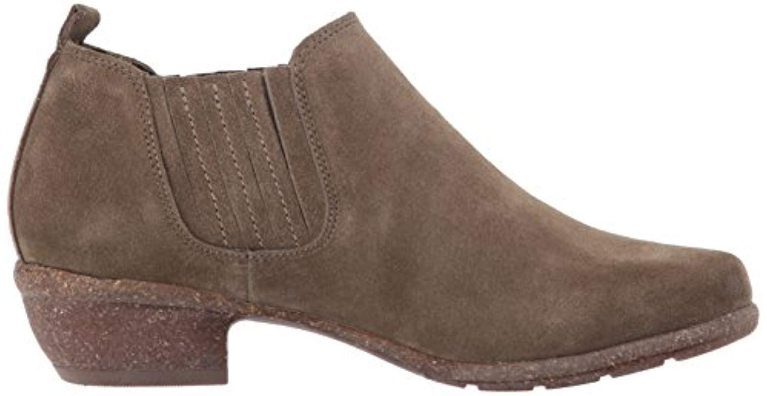 clarks women's wilrose jade ankle bootie