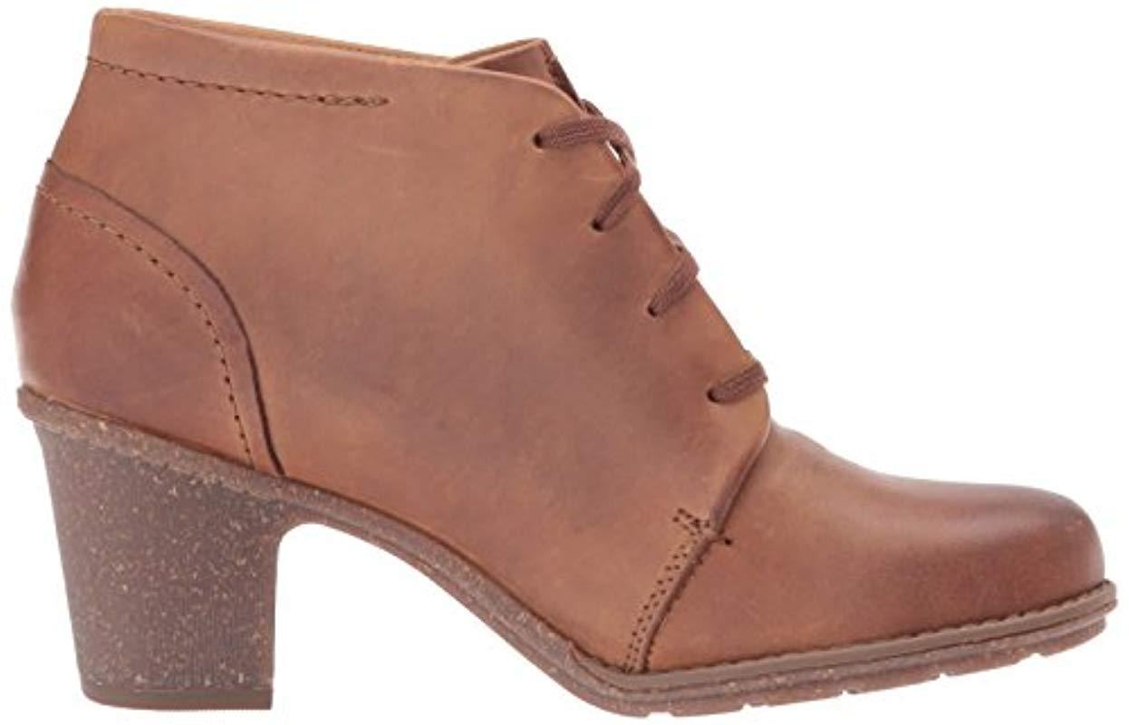 clarks women's sashlin sue ankle bootie