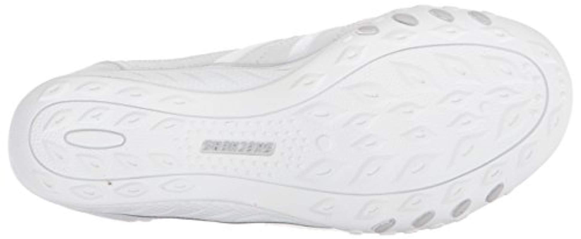 Skechers 23203 Slip On Trainers in White | Lyst UK