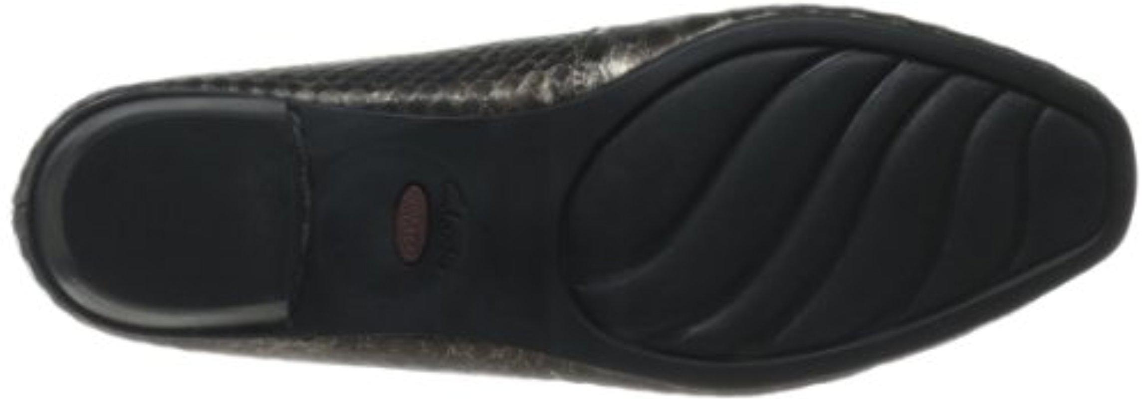 clarks women's timeless loafer