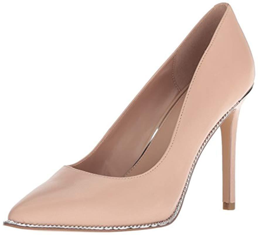 bcbg harleigh pump