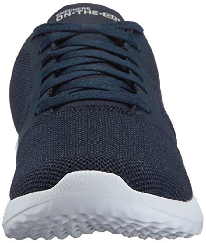 55300 skechers