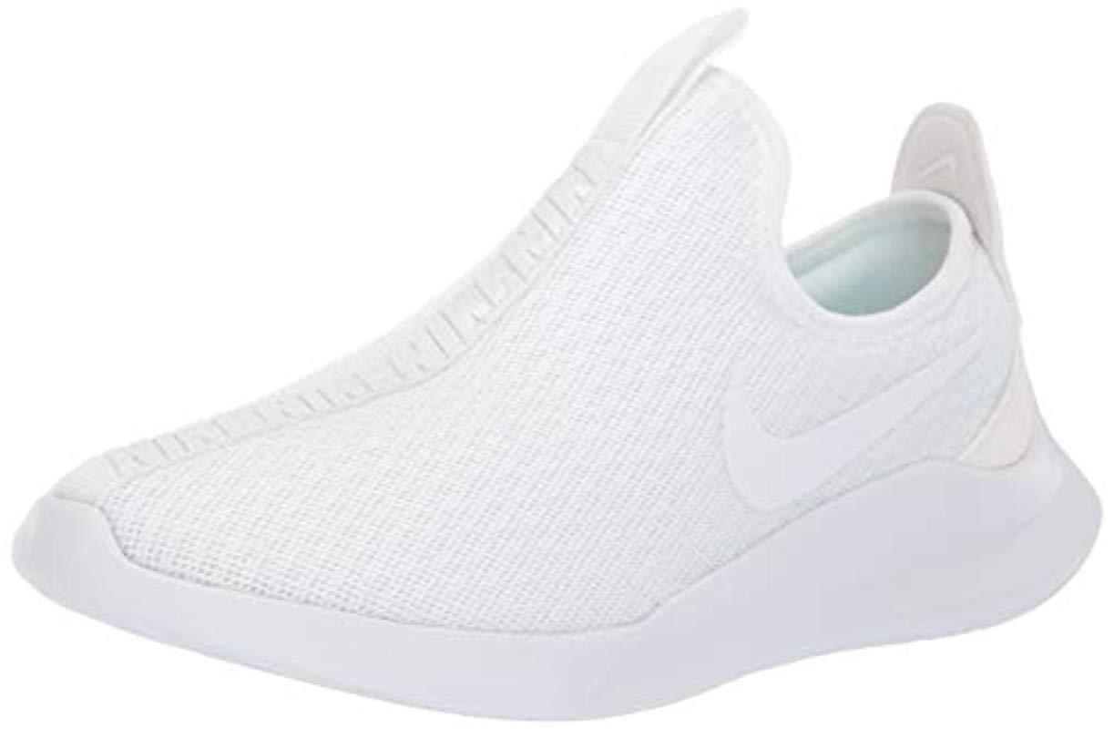 Nike Wmns Slp Track Shoes in White |