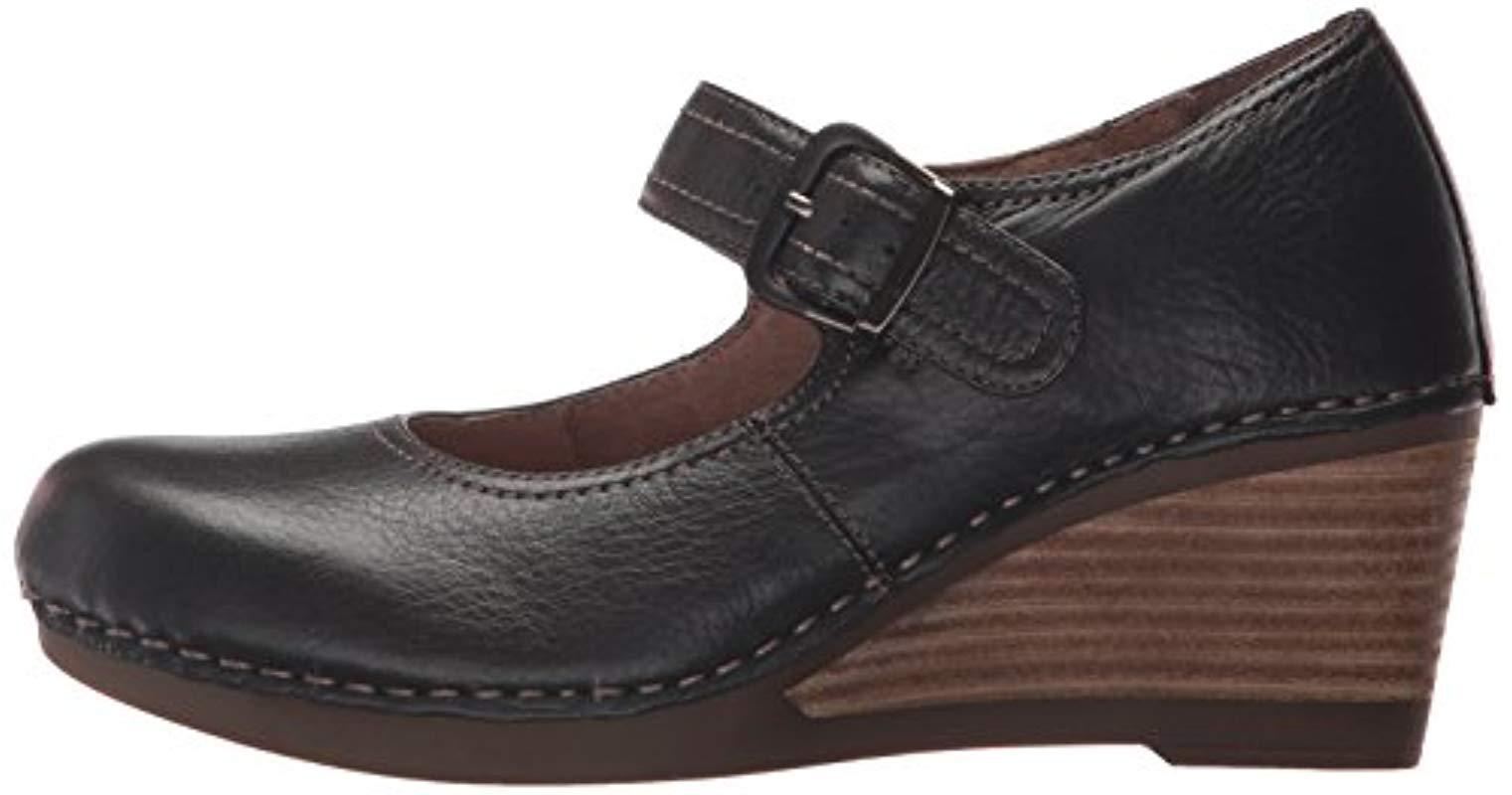 dansko sandra wedge pump