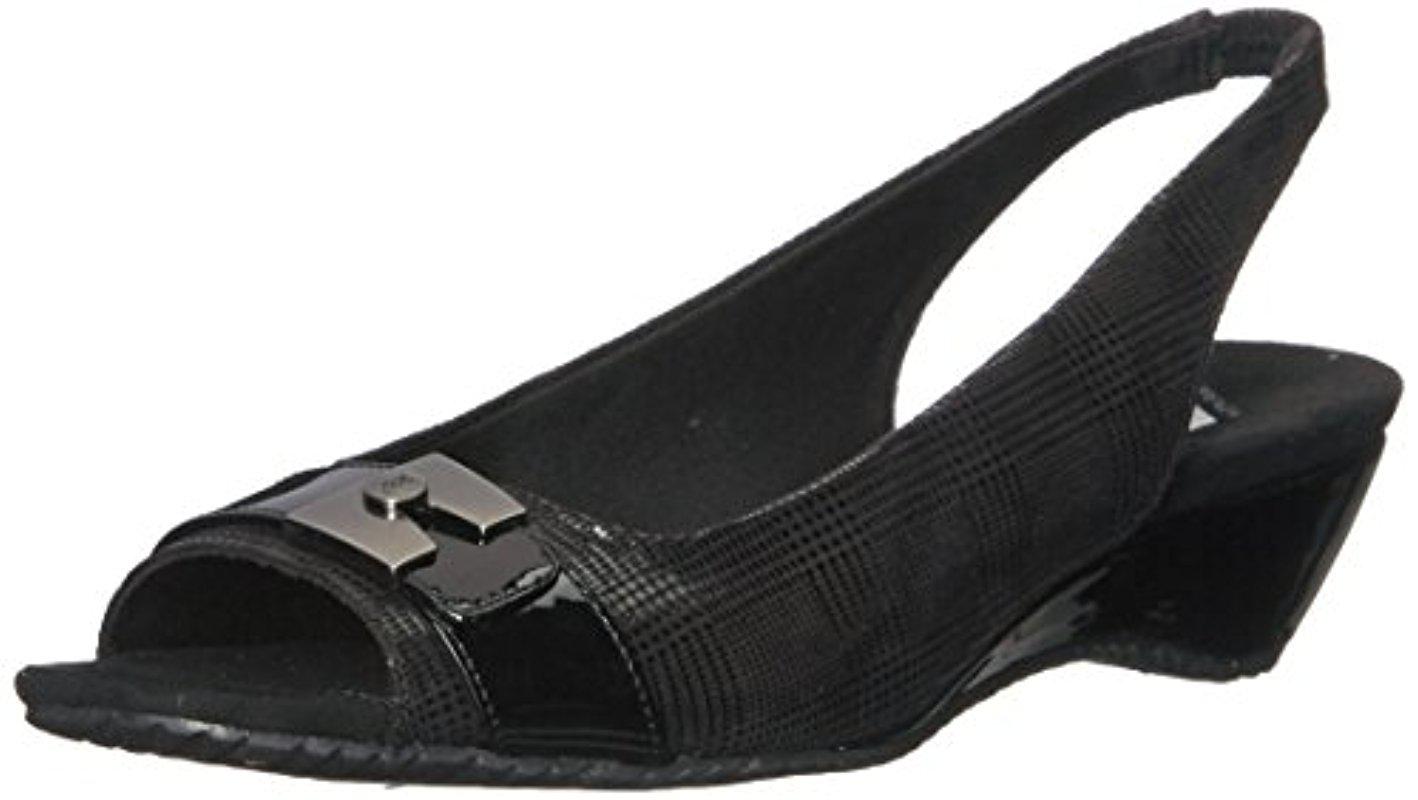 Anne Klein Womens Helanna Fabric Wedge Sandal BlackWhiteBlack Size 70 Anne Klein Womens Helanna Fabric Wedge Sandal BlackWhiteBlack Size 70