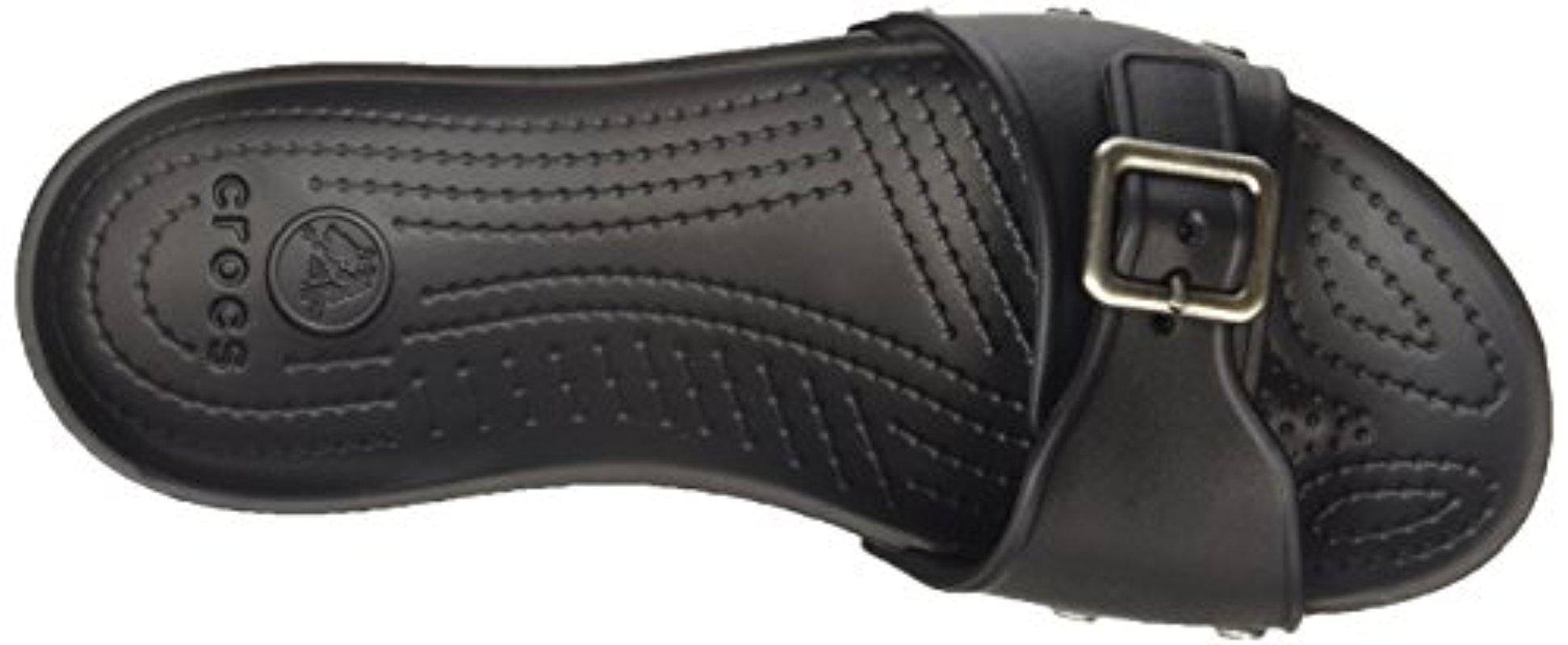 crocs women's sarah w wedge sandal