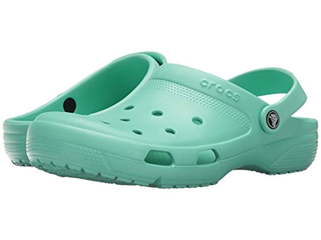crocs coast clog u