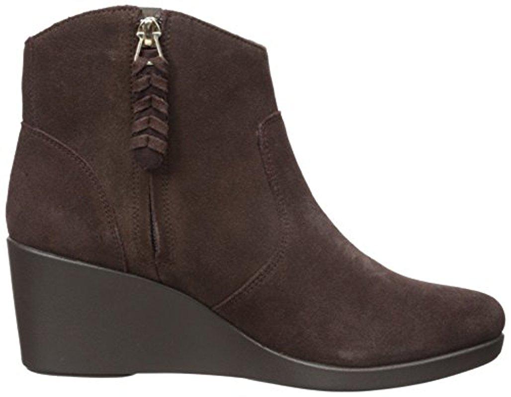 crocs leigh wedge boot