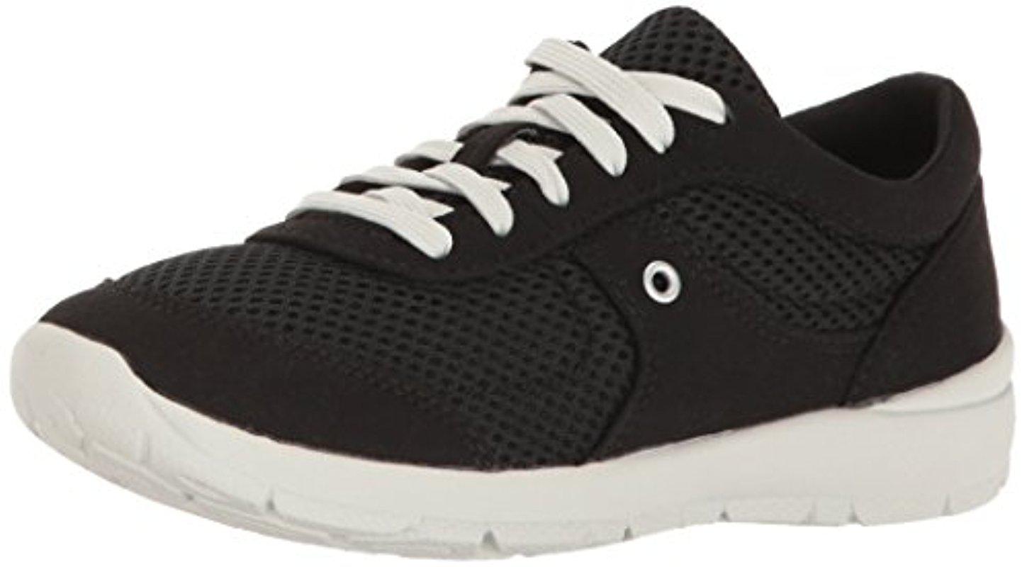 easy spirit gogo sneakers