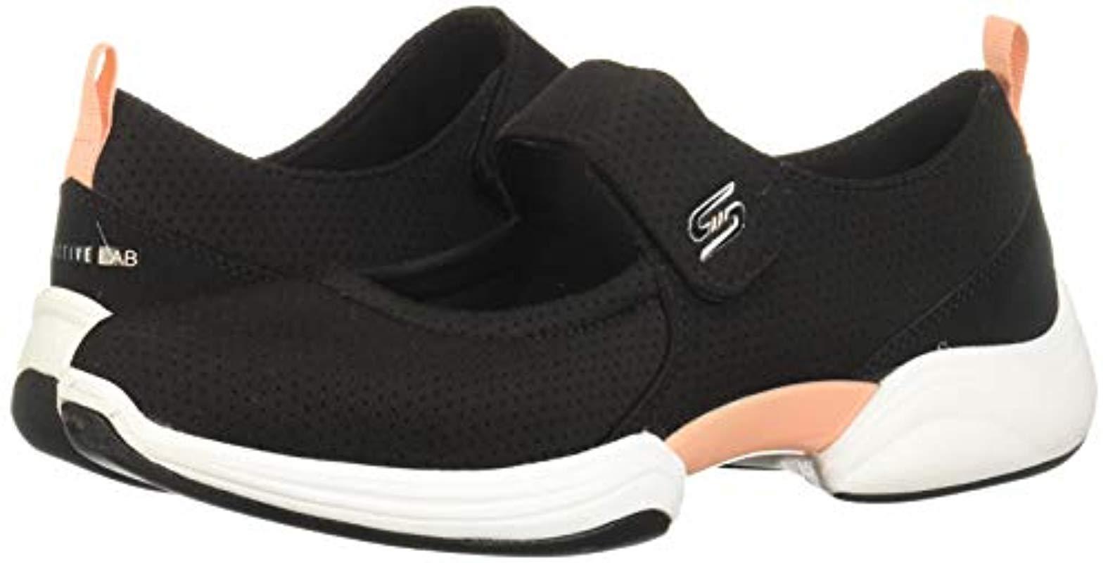 skechers lab chic intuition