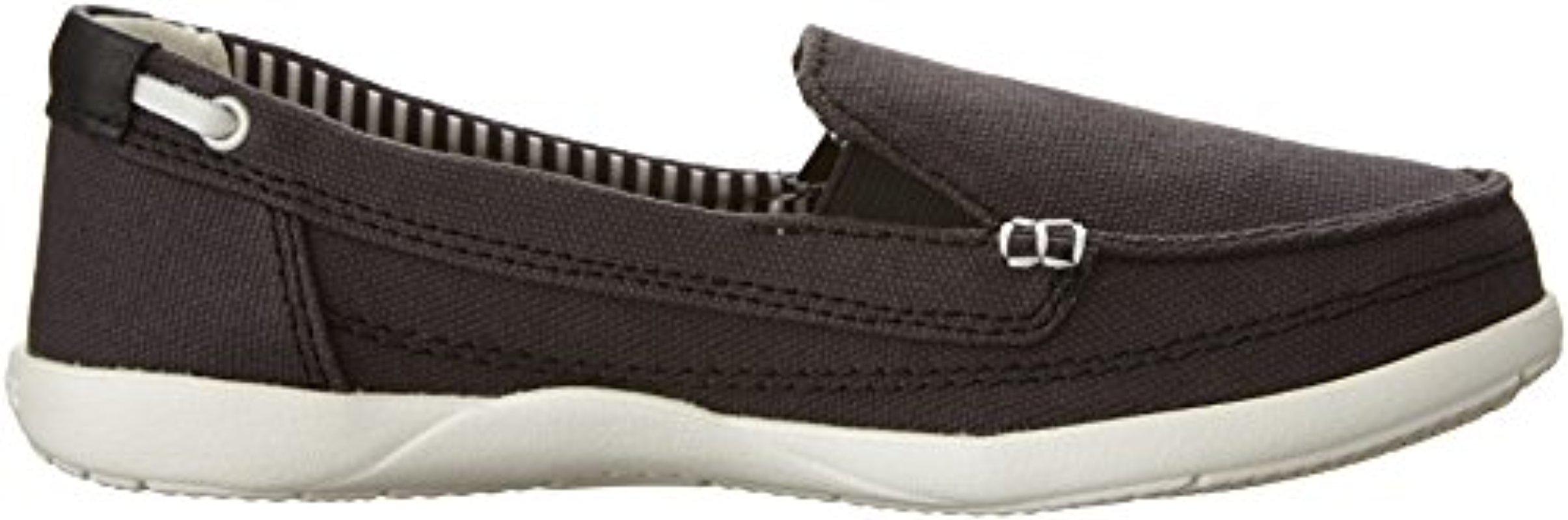 crocs women's walu canvas loafer