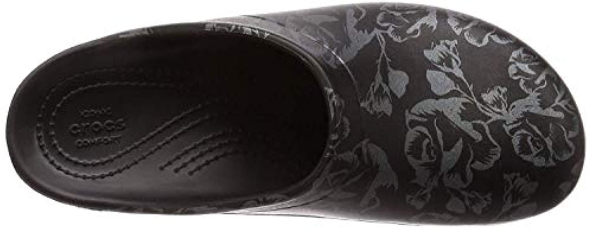 crocs sloane graphic clog
