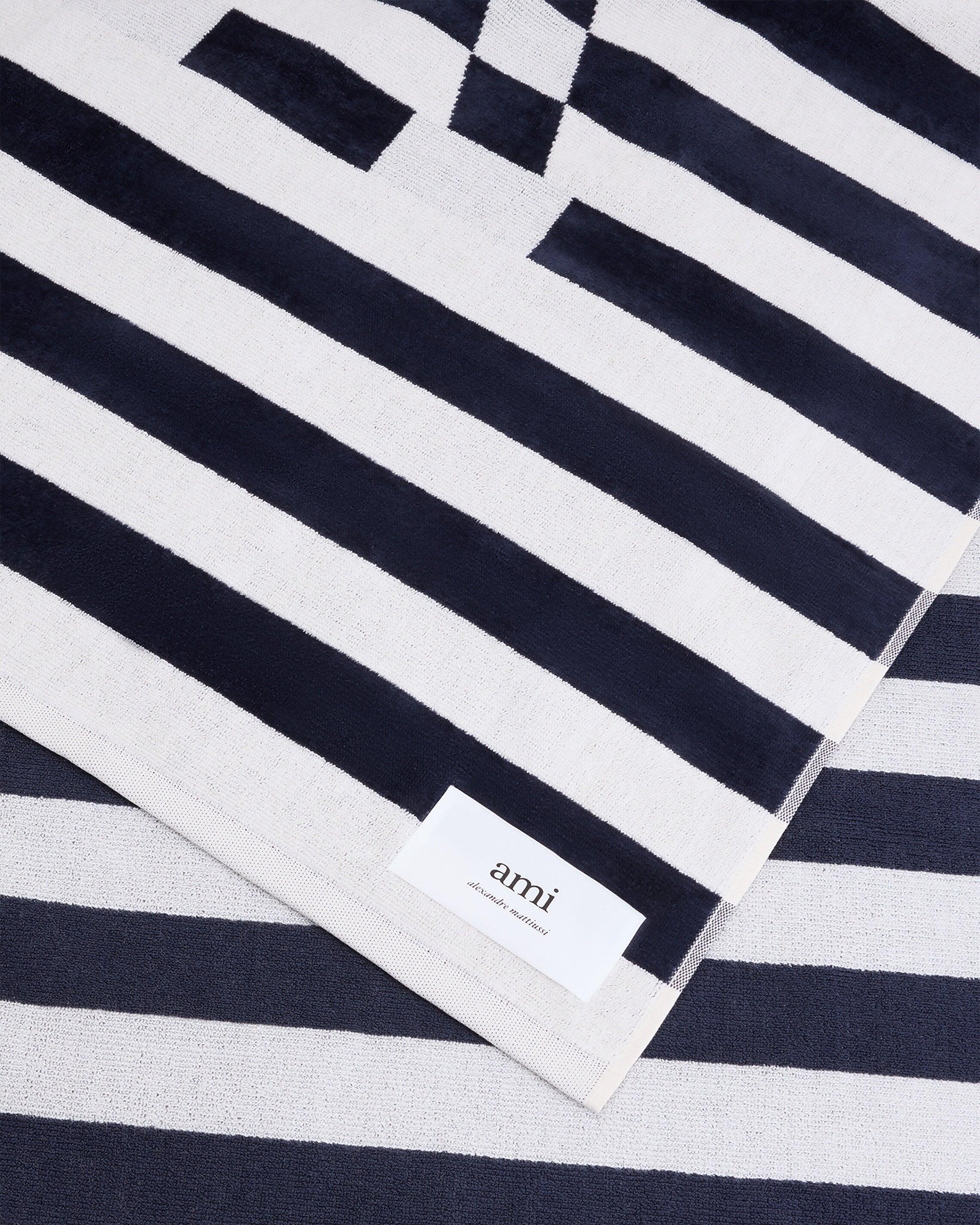 Ami Paris Beach towels for Women | Online Sale up to 34% off | Lyst