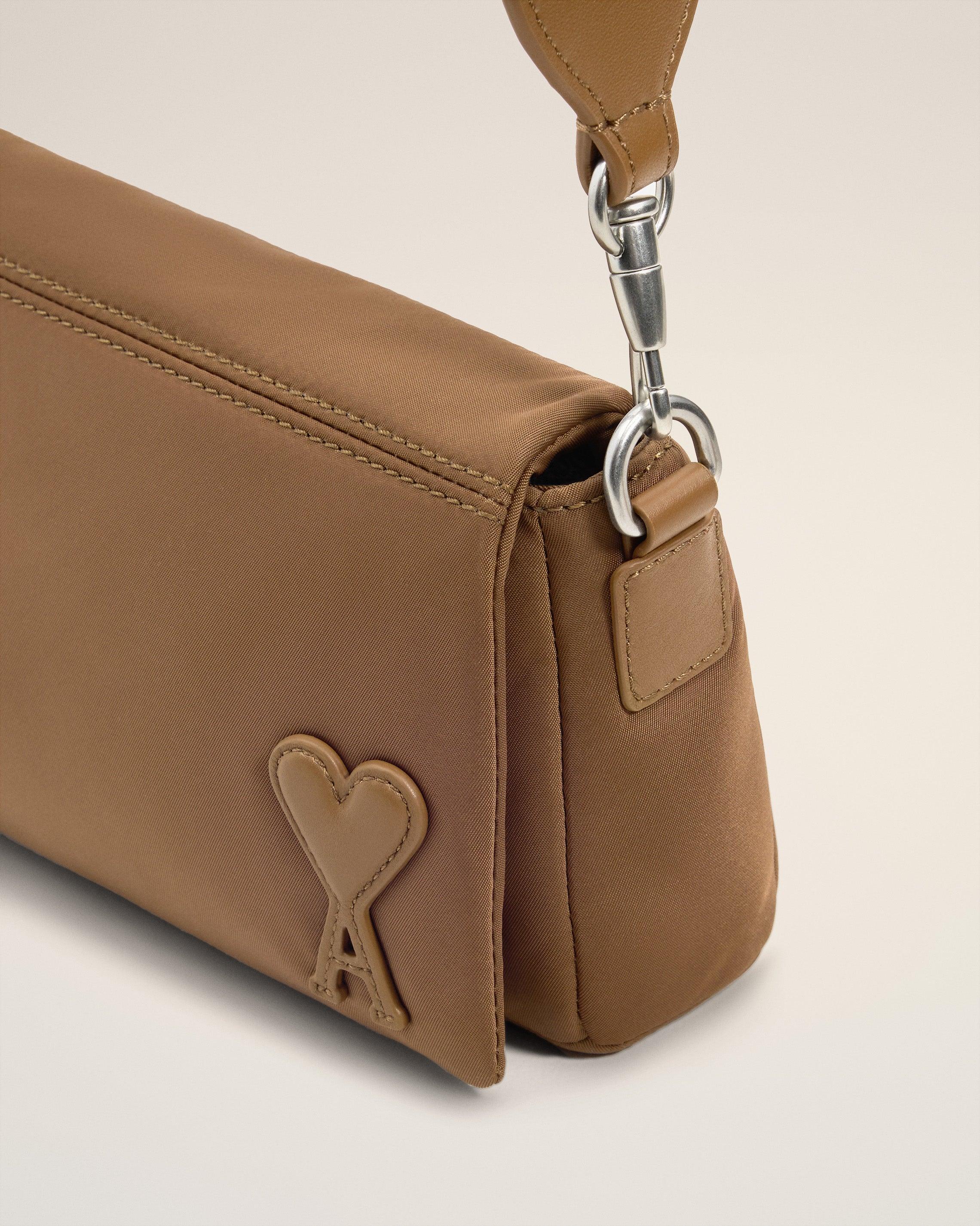 国内【AMI Paris】Marcel Lunch Box バッグ ナイロンキャンバス ブラック ナイロンキャンバス Marcel Lunch Box バッグ ブラック