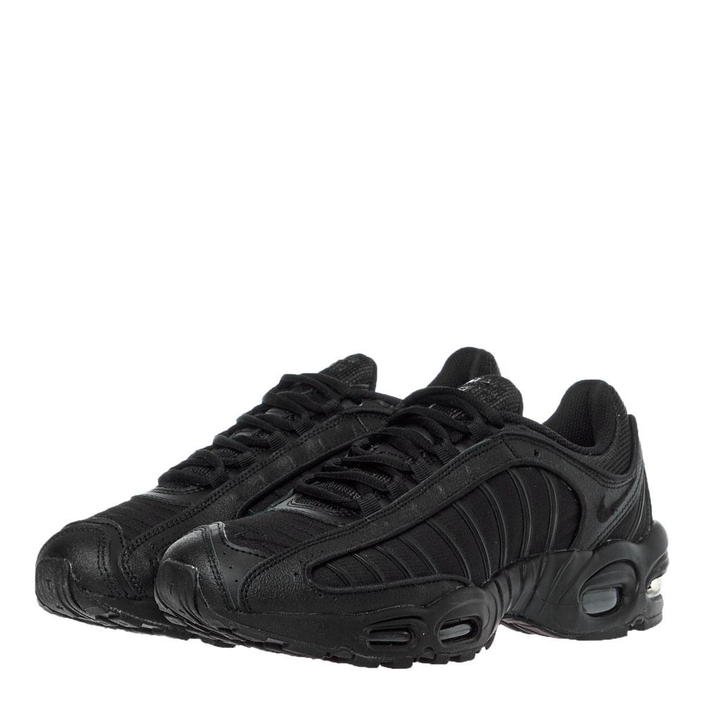 black air max tailwind
