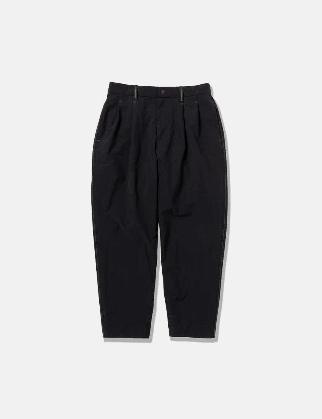 and wander Men's Black Plain Tapered Stretch Pants