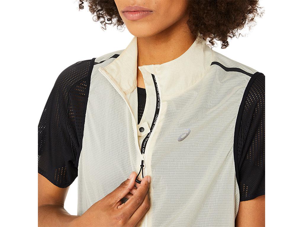 Asics Metarun Packable Gilet in Black Lyst UK