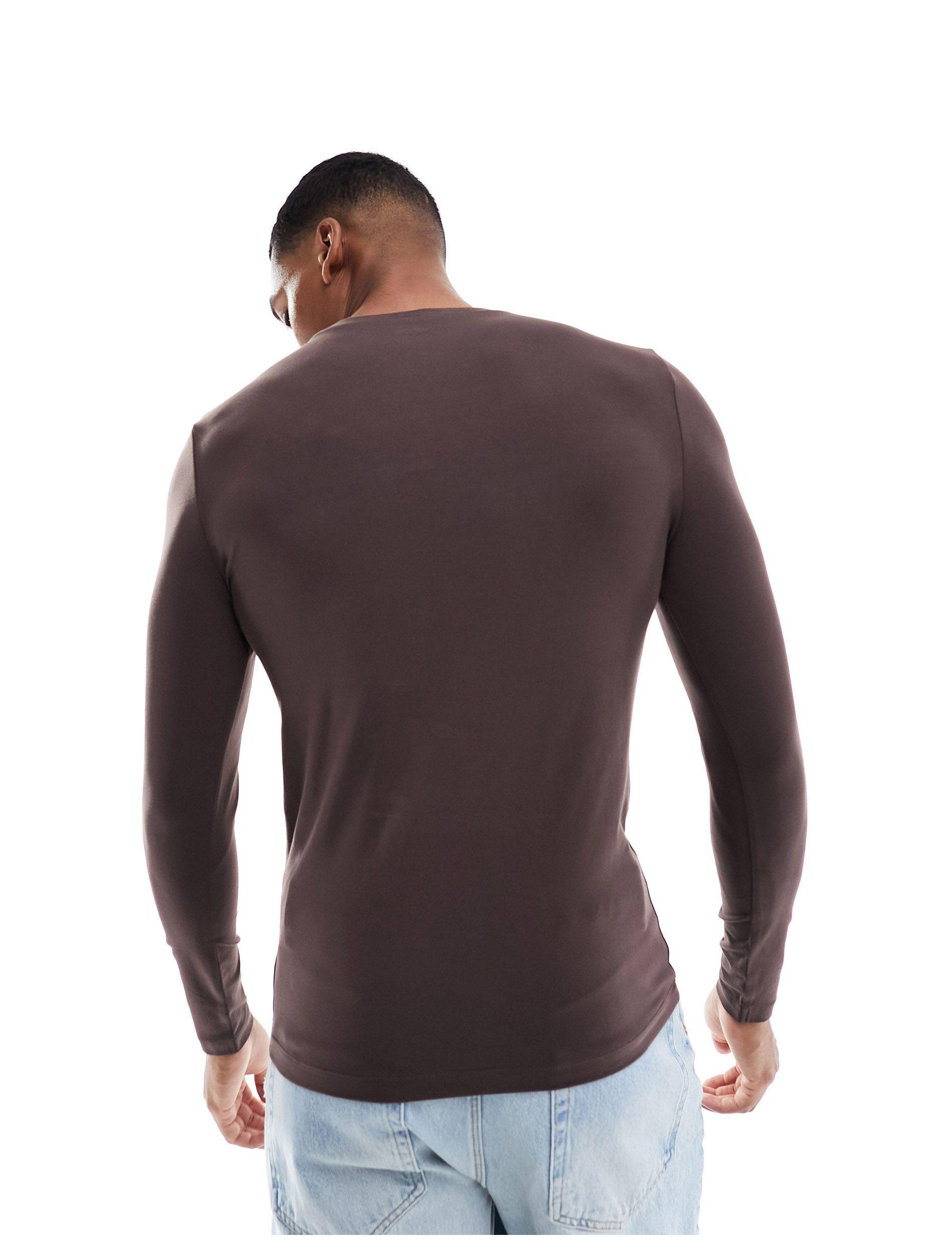 Long sleeve muscle fit t shirt
