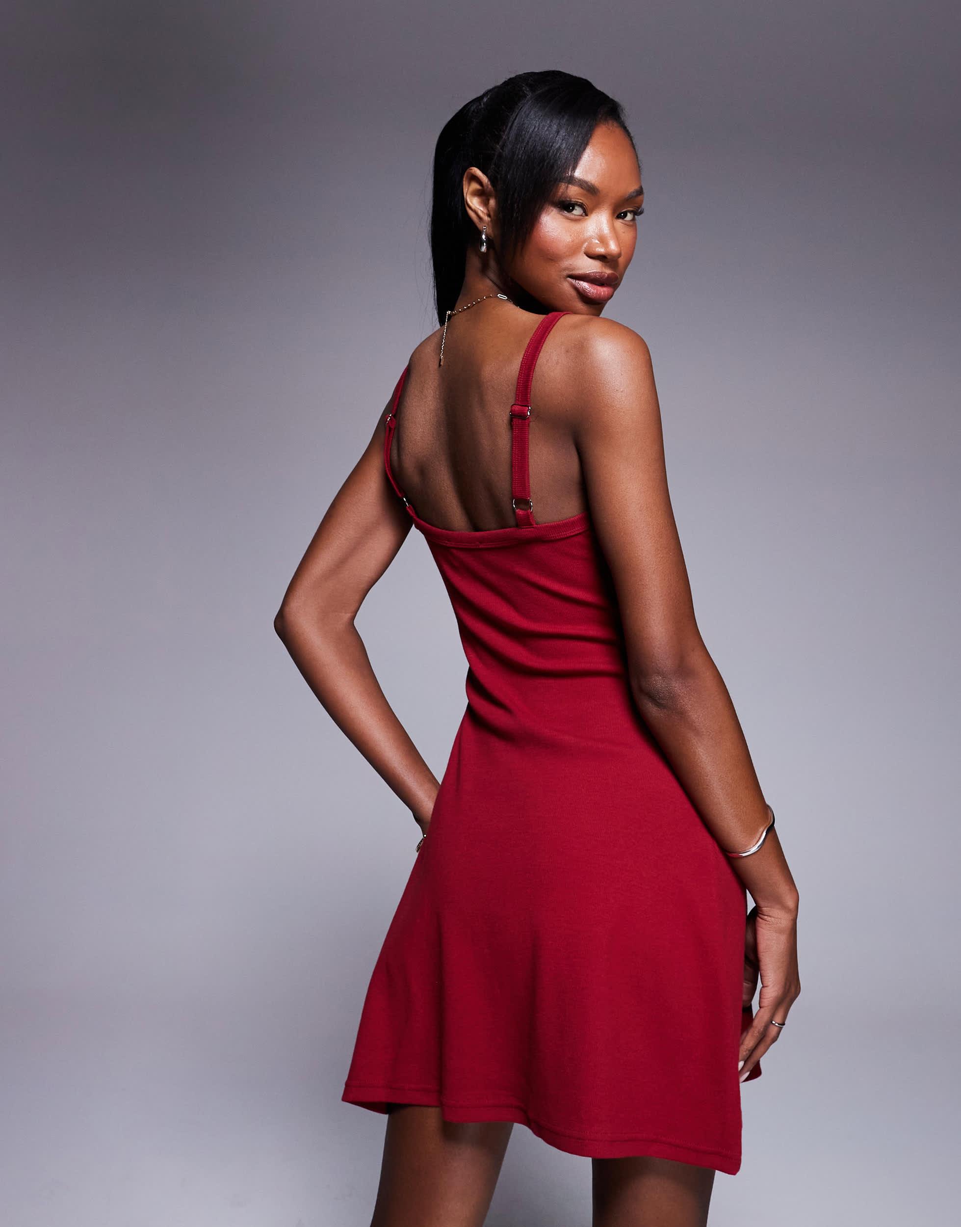 Robe courte côtelée boutonnée devant bordeaux Princess Polly en