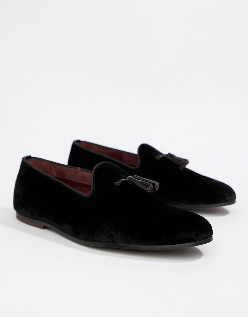Lility Tassel Loafers In Black Velvet 