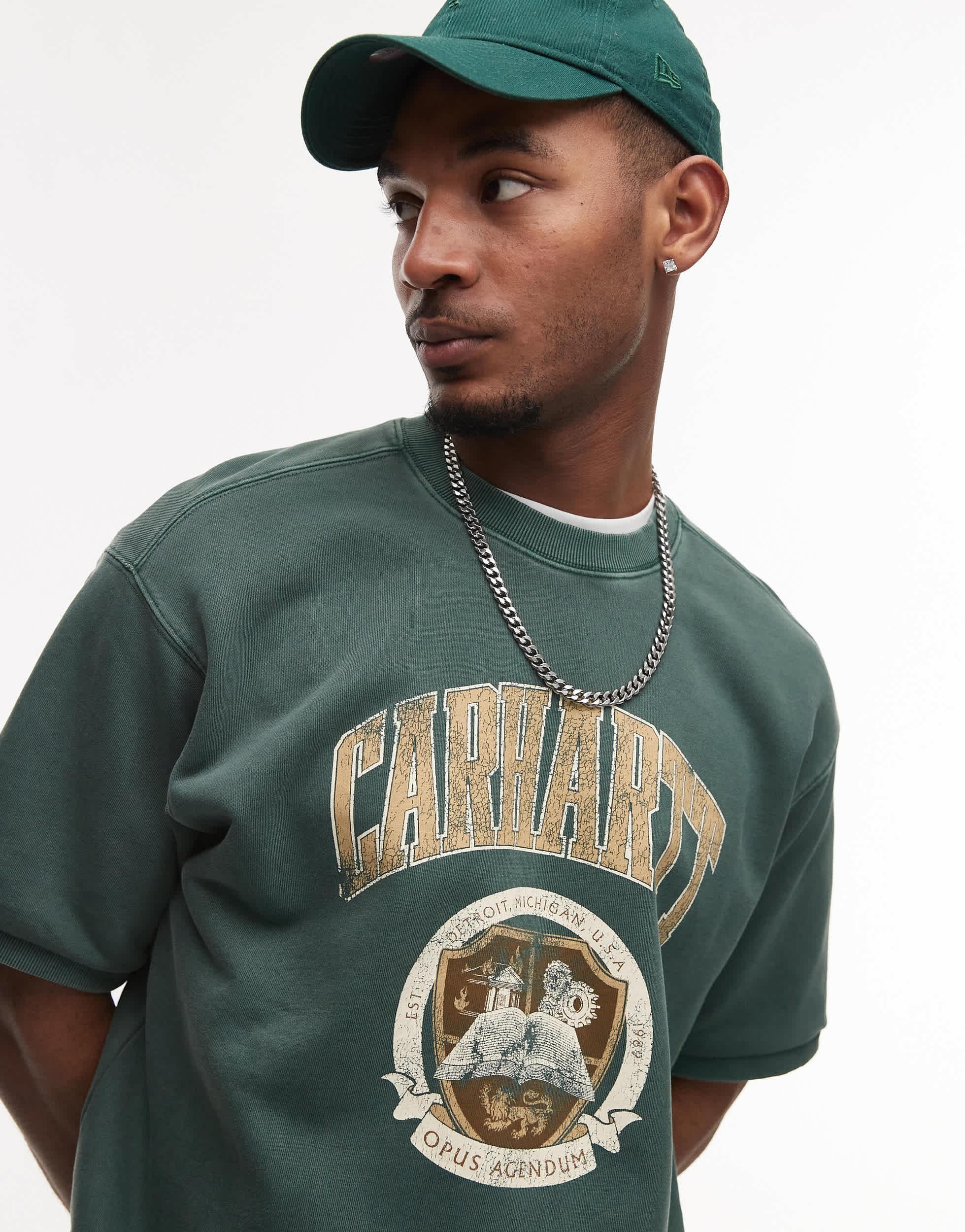 【carhartt】\"Library Sweatshirt\"半袖 スウェットシャツ/green Carhartt Library Graphic Short Sleeve Sweatshirt in Green
