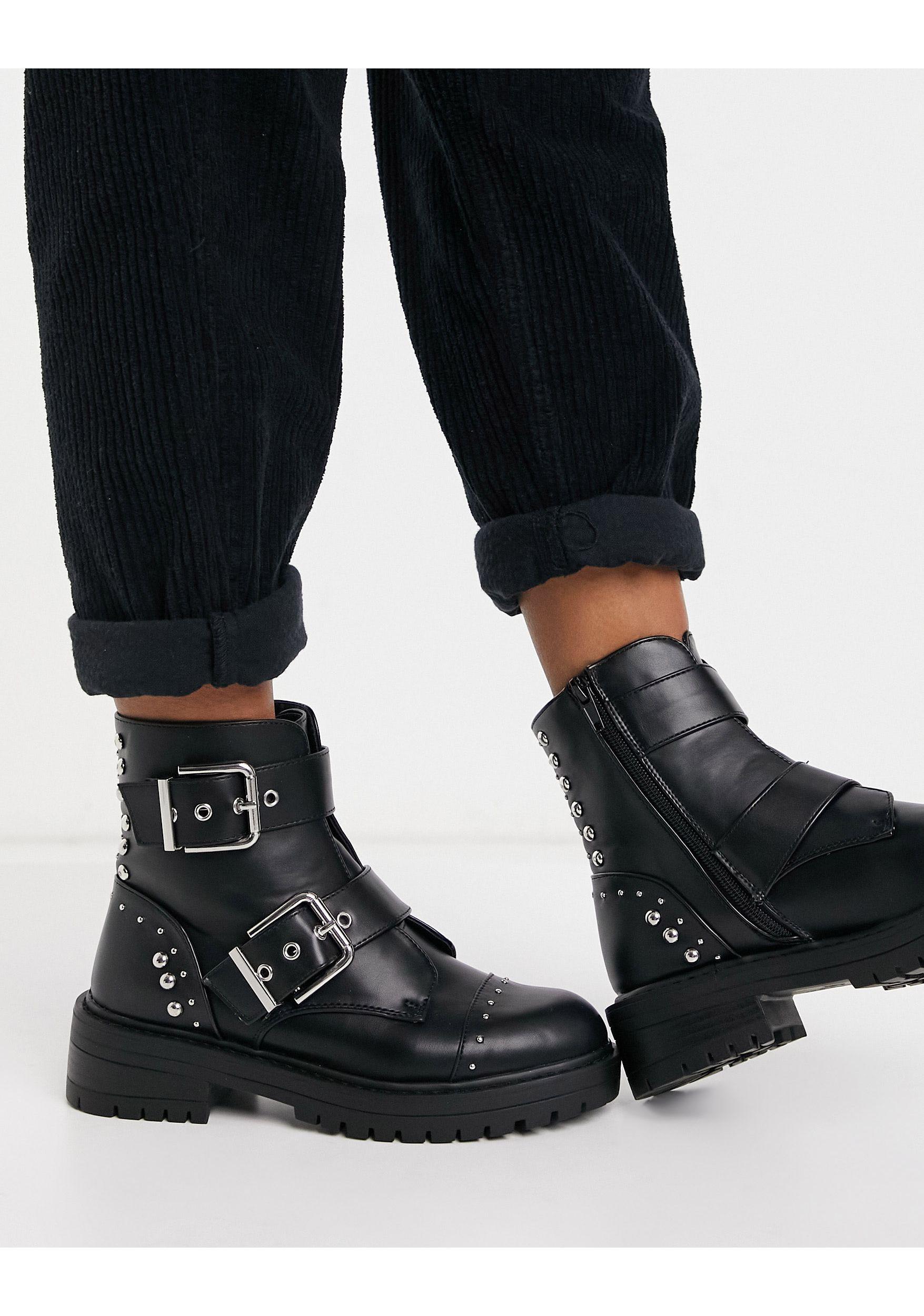 Botas negras planas con hebillas y tachuelas New Look de color Negro | Lyst