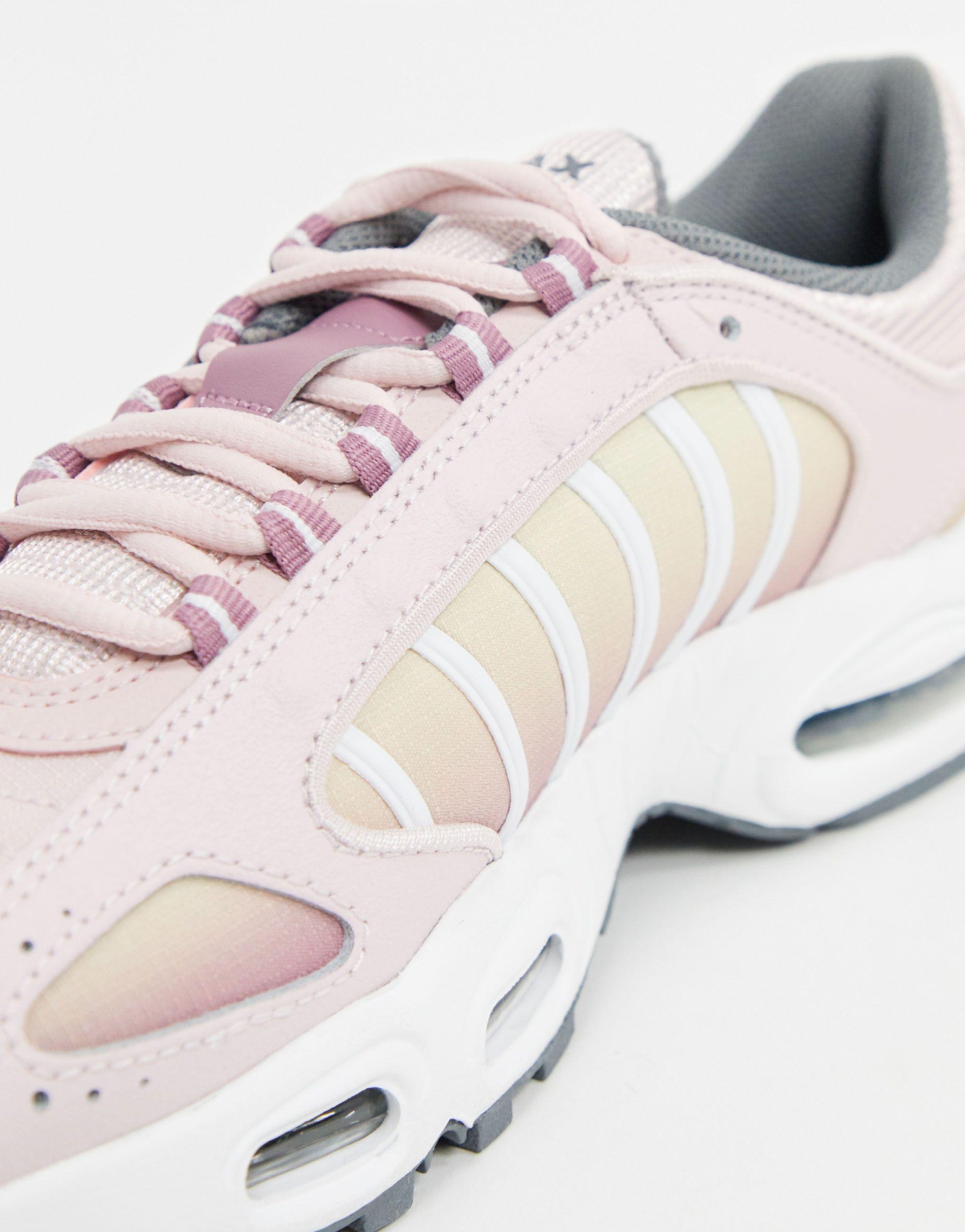 nike tailwind pale pink sneakers