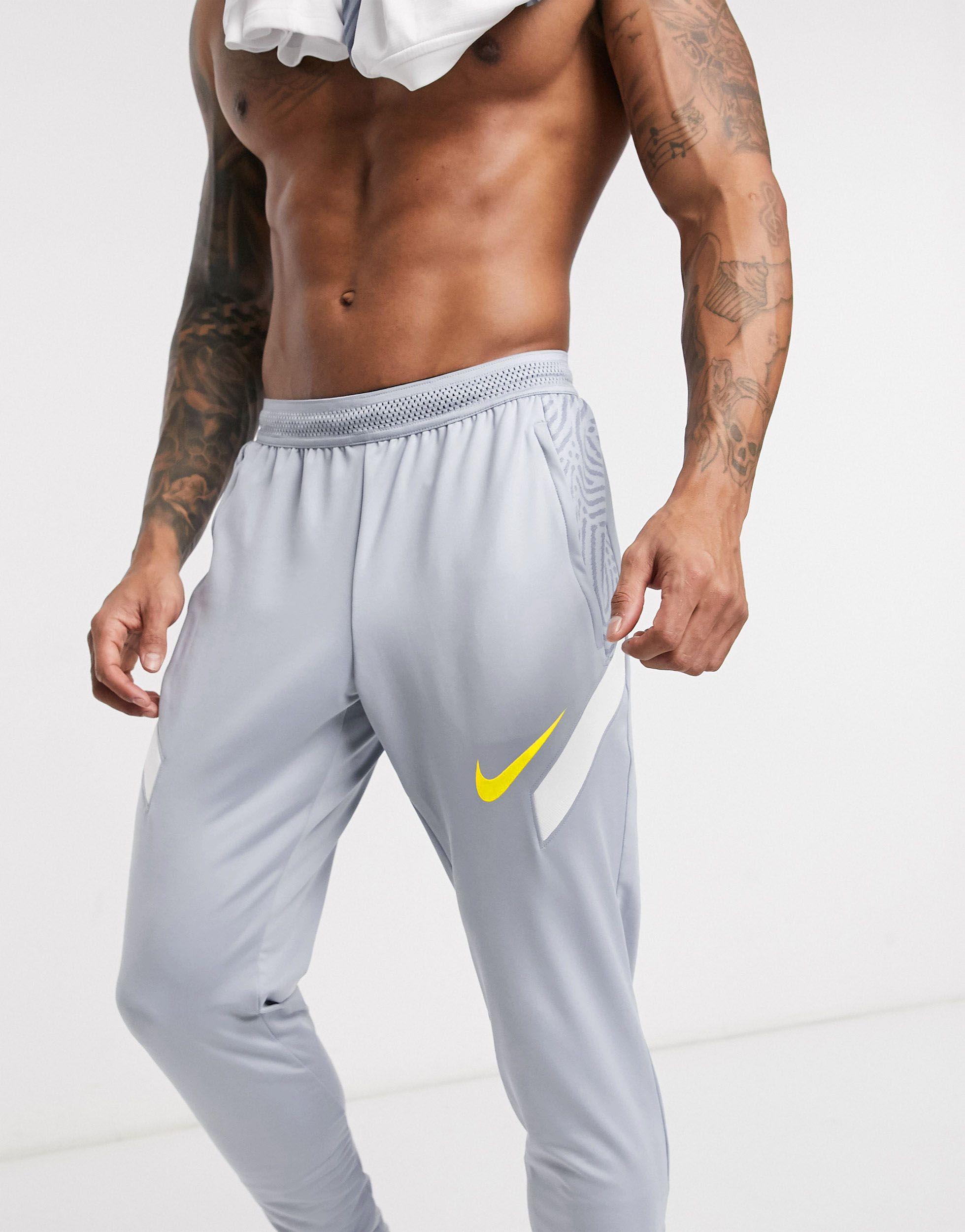 Nike Football Synthetic Dry Strike 