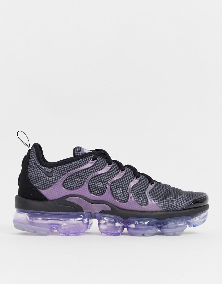 nike black vapormax plus