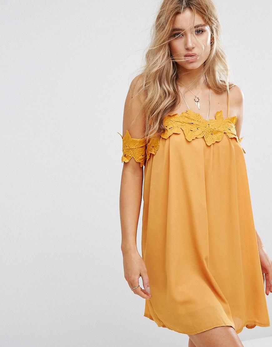 boohoo cold shoulder dress
