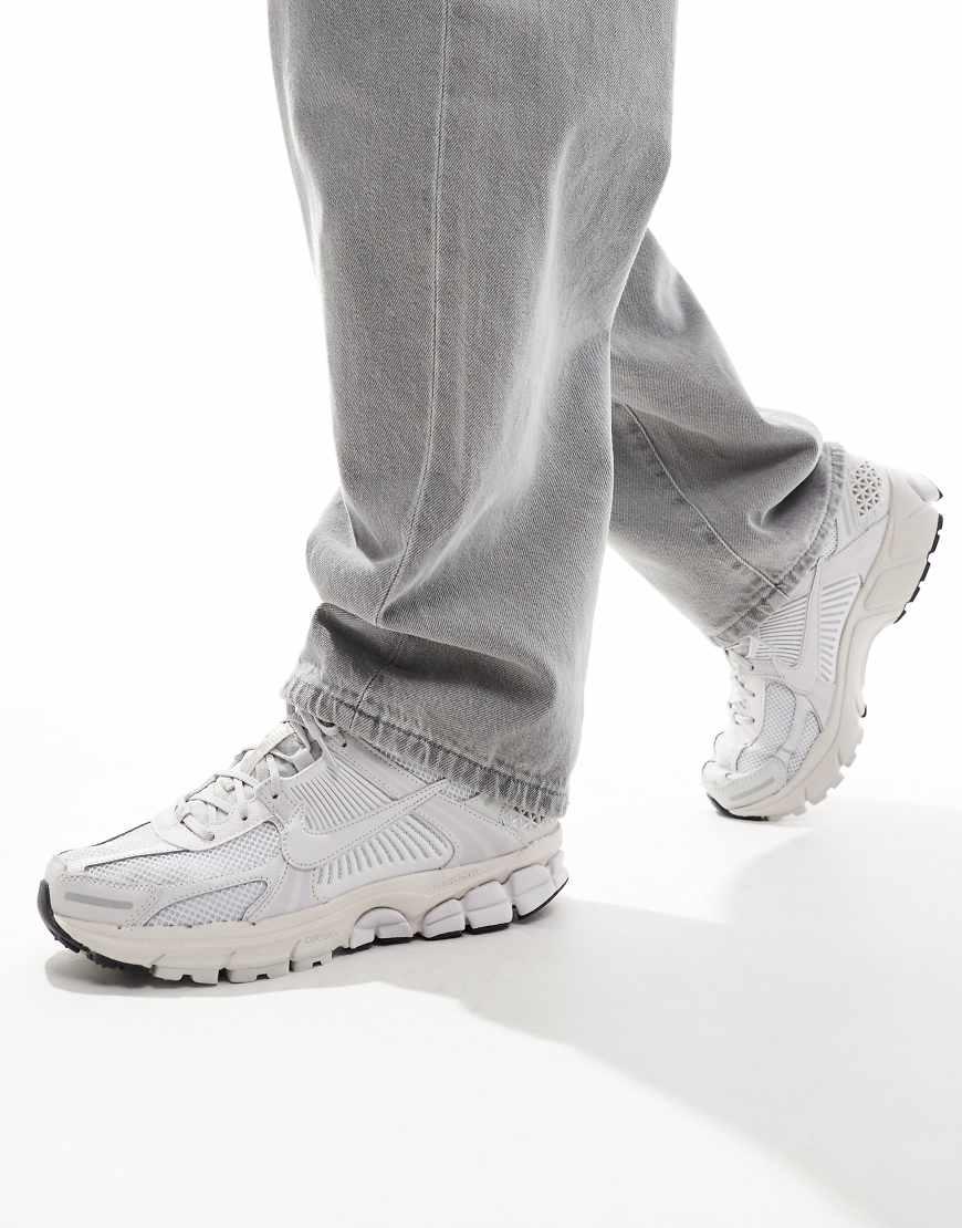 Nike Zoom Vomero Vast Grey On Feet Vomero Vast Zoom Vomero Sp On - Main Image