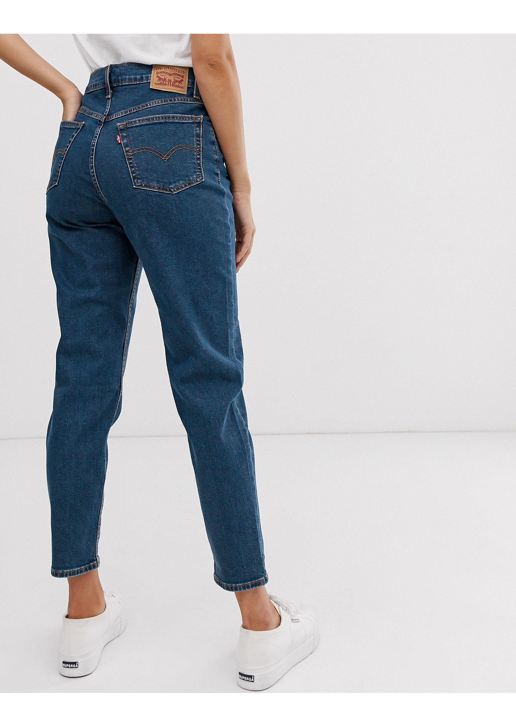 Levi's Exposed Button Mom Jean in Blue