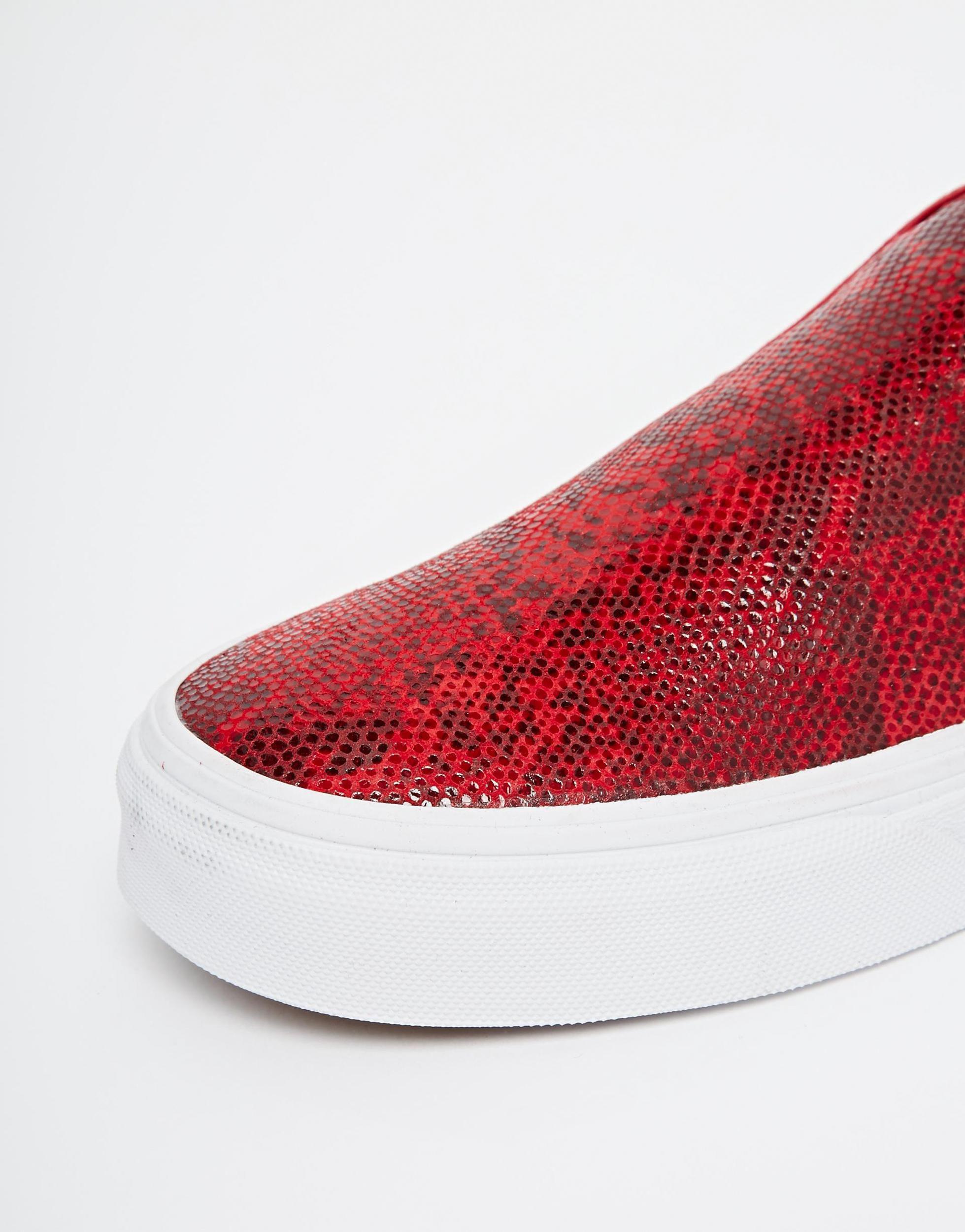 Vans Classic Pebble Snake Slip On Trainers in Red | Lyst