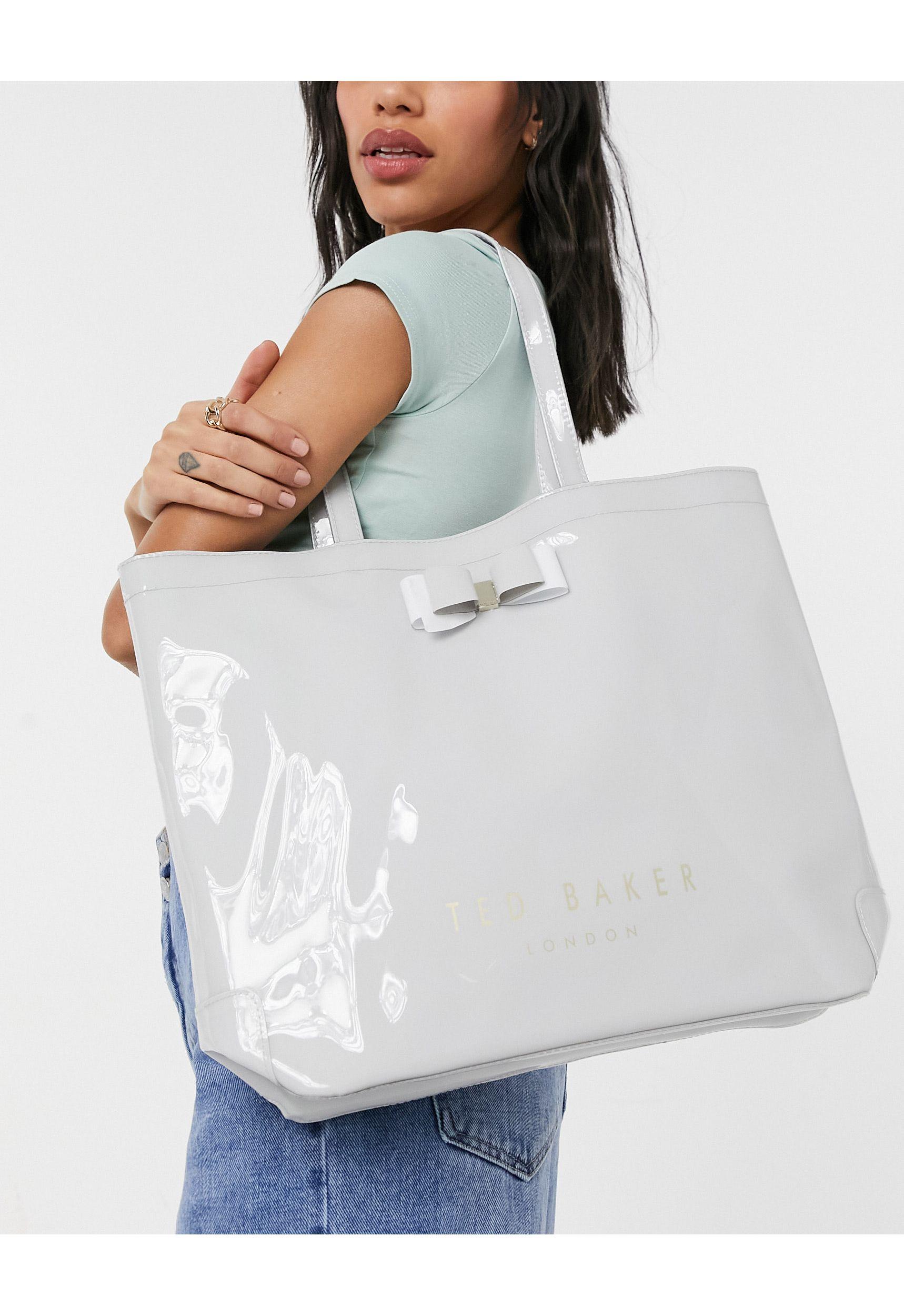 Ted Baker Hanacon Patent Bow Large Patent Tote Bag in Grey (Gray) | Lyst